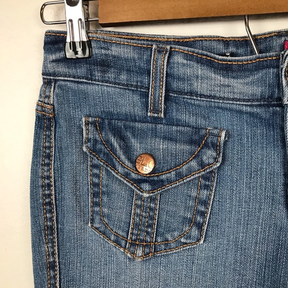 GLO Jeans Junior Size 5 Blue Side Slit Snap Pocket Capri Denim Jean 30" Waist - Picture 2 of 5